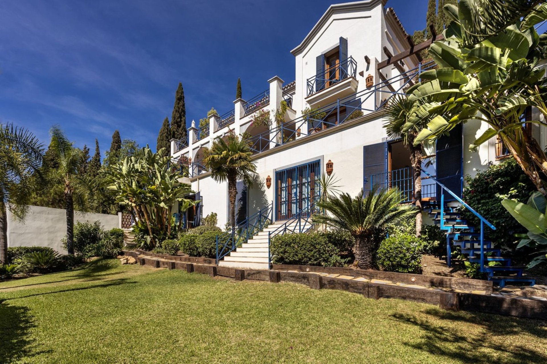 Resale - Villa - El Madroñal - Costa del Sol