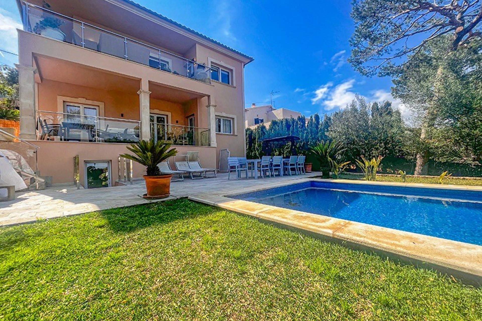 Resale - Villa - El Toro