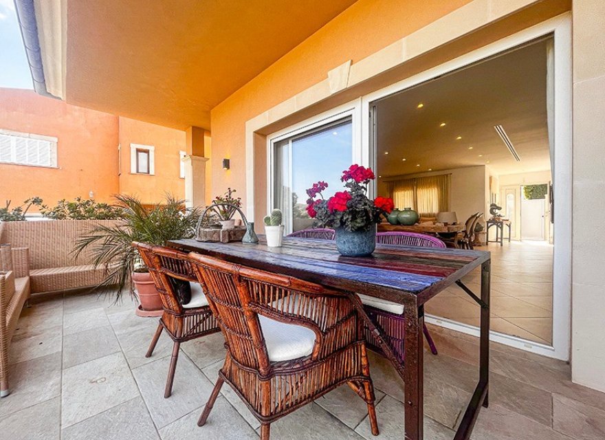 Resale - Villa - El Toro