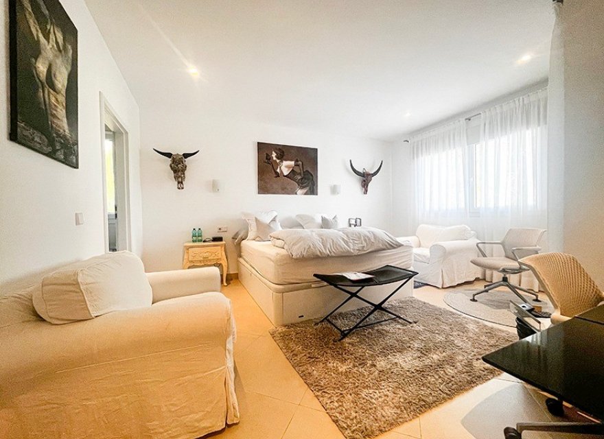 Resale - Villa - El Toro