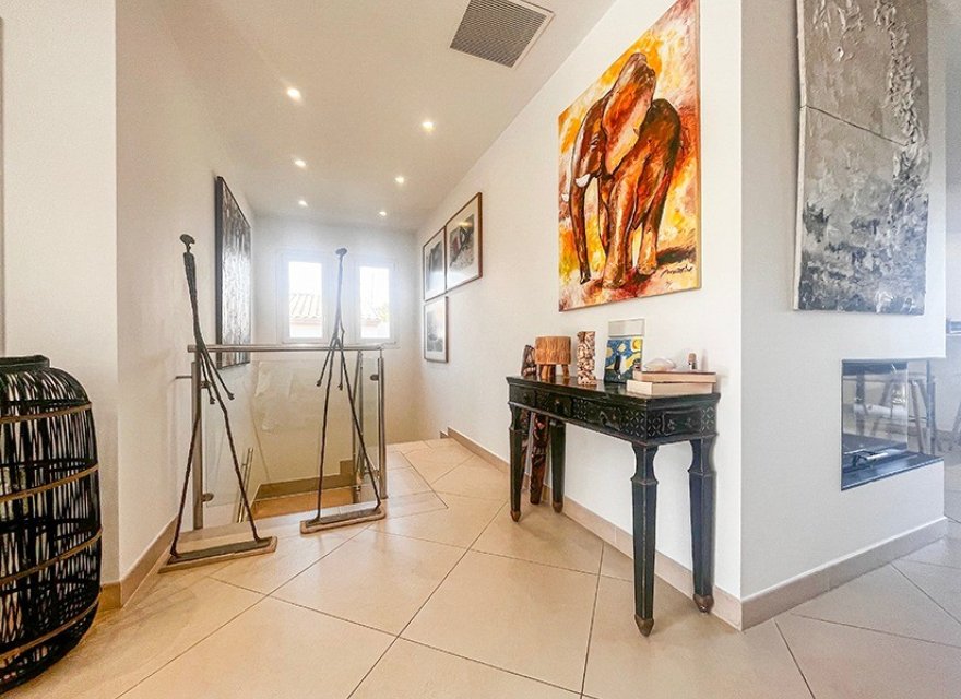 Resale - Villa - El Toro