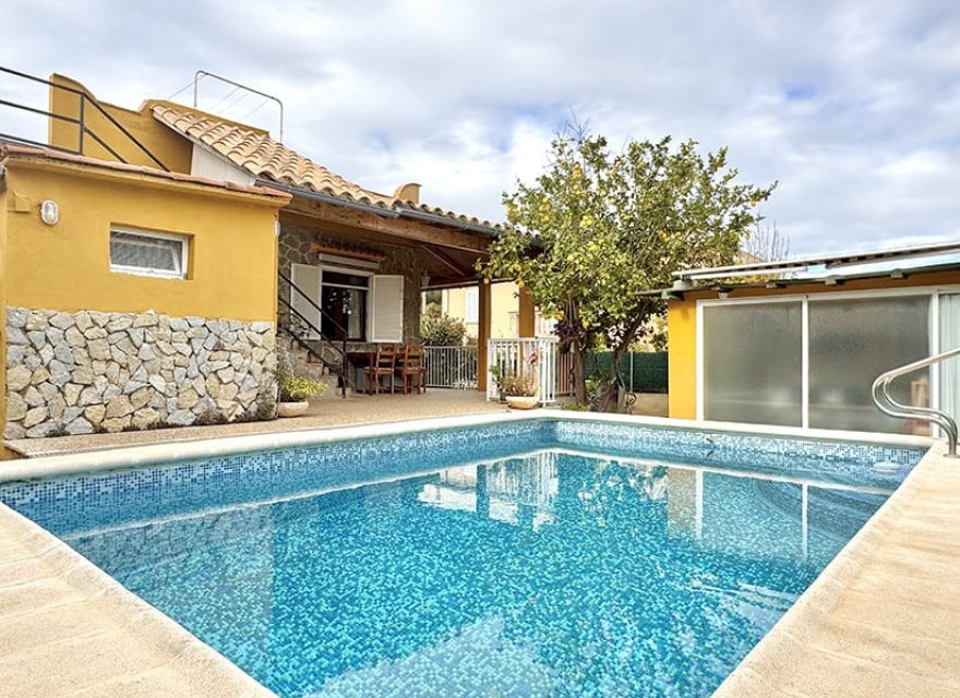 Resale - Villa - El Toro