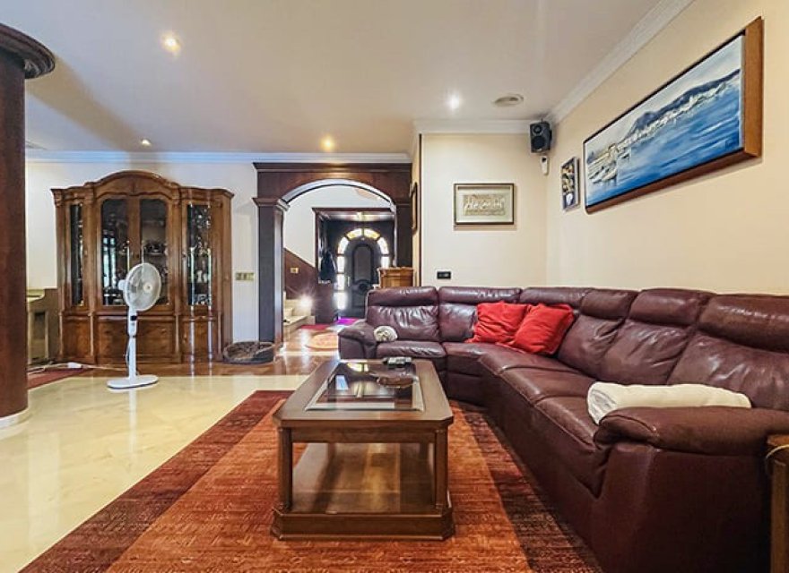 Resale - Villa - El Toro