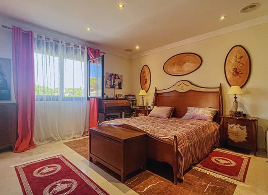 Resale - Villa - El Toro