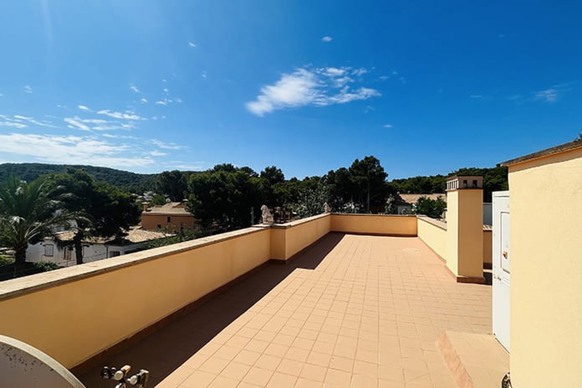 Resale - Villa - El Toro