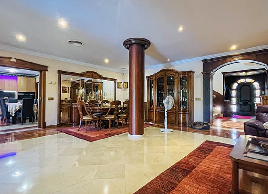 Resale - Villa - El Toro