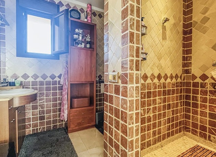 Resale - Villa - El Toro