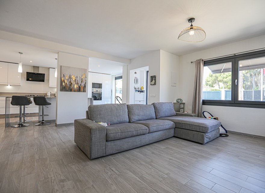 Resale - Villa - El Toro