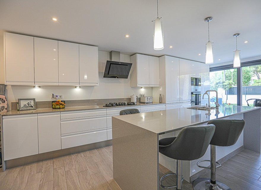 Resale - Villa - El Toro