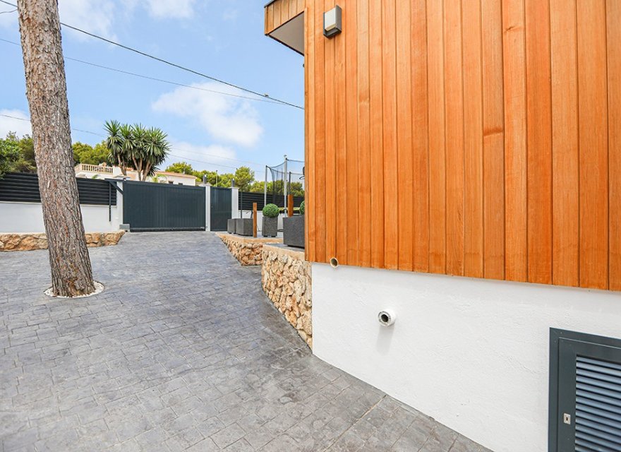 Resale - Villa - El Toro