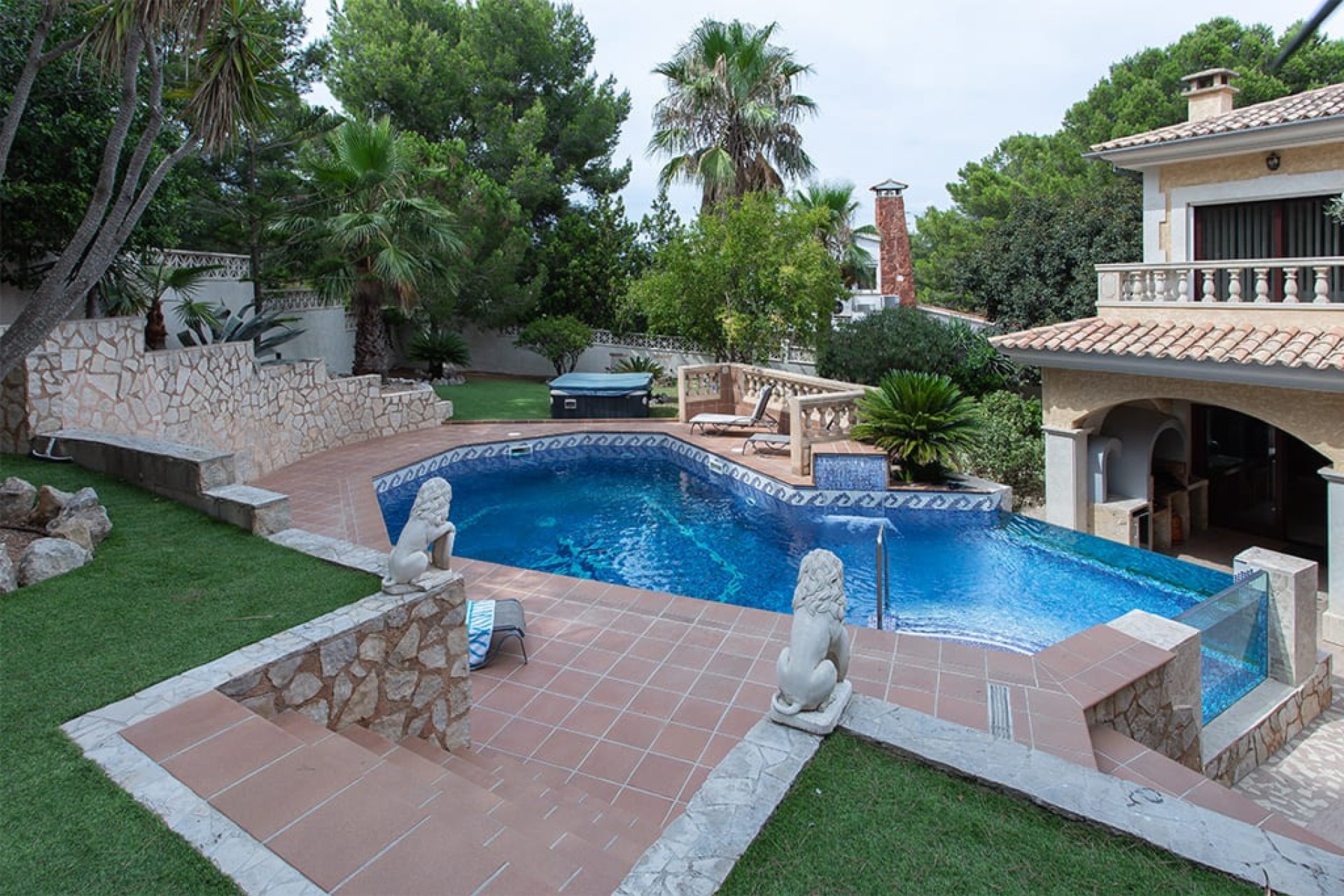 Resale - Villa - El Toro