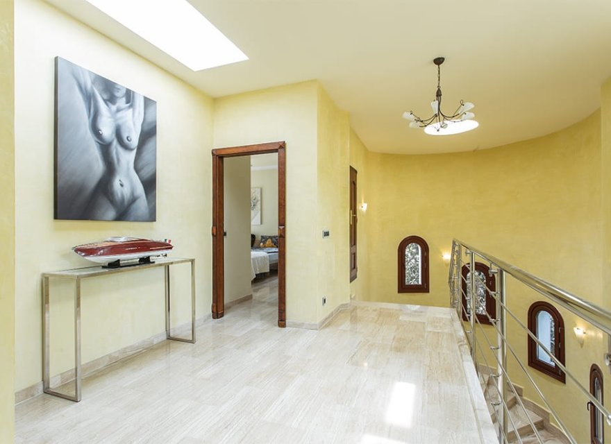 Resale - Villa - El Toro