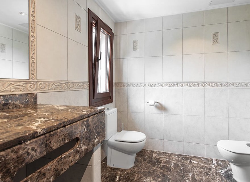 Resale - Villa - El Toro