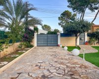 Resale - Villa - El Toro