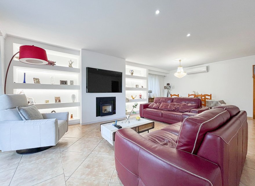 Resale - Villa - El Toro