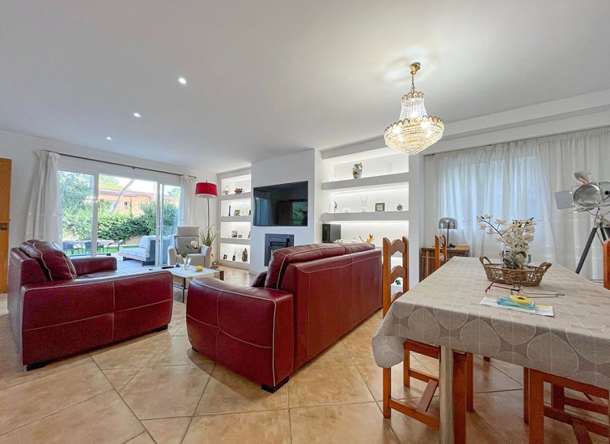 Resale - Villa - El Toro