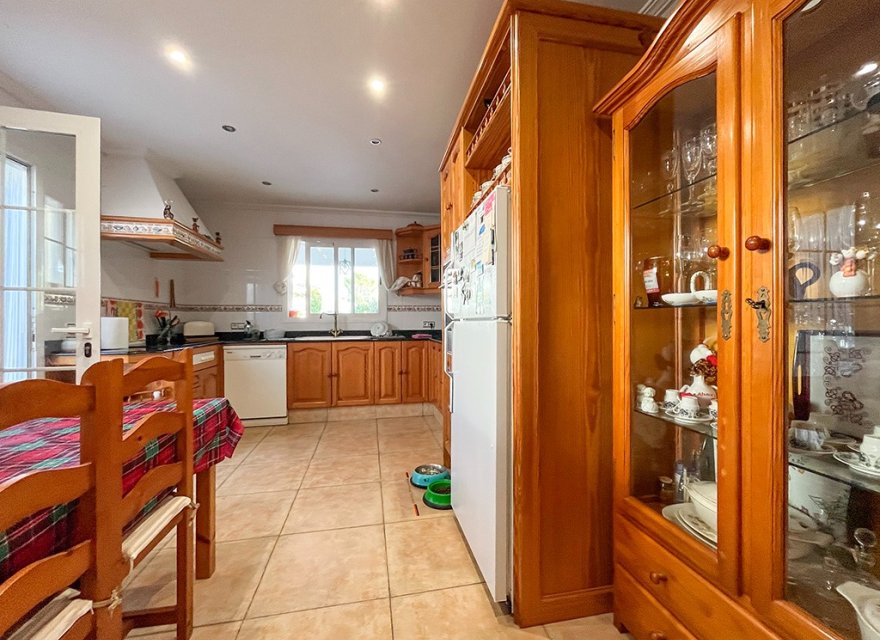 Resale - Villa - El Toro