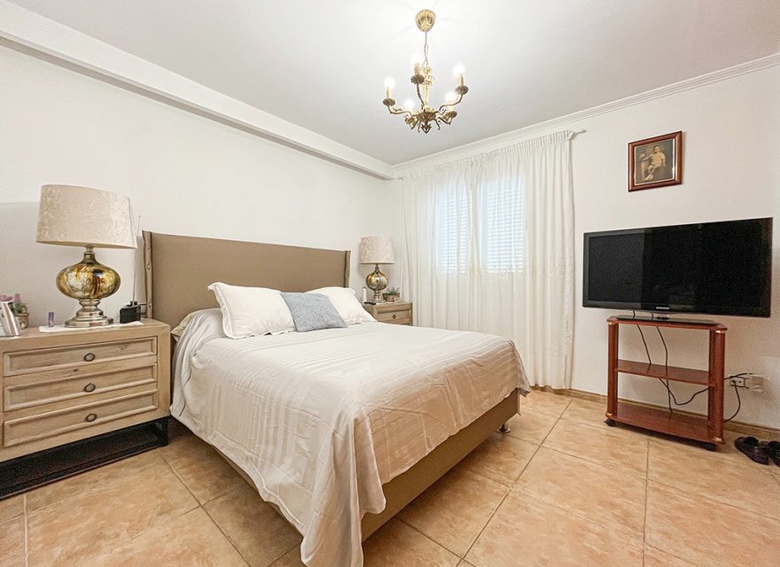 Resale - Villa - El Toro