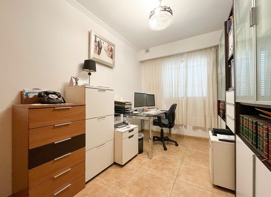 Resale - Villa - El Toro