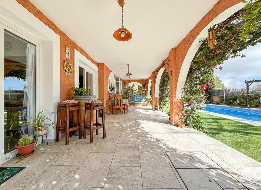 Resale - Villa - El Toro