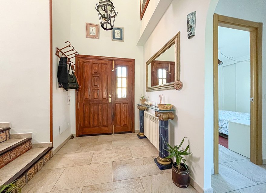 Resale - Villa - El Toro