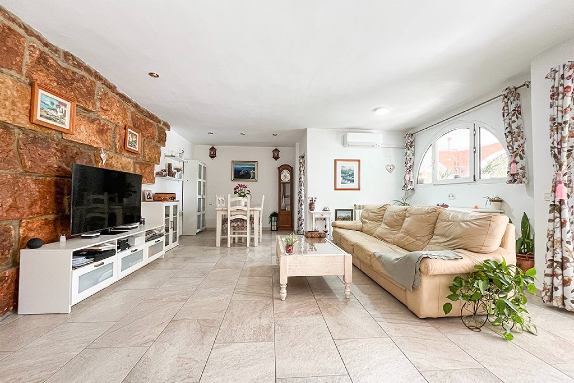 Resale - Villa - El Toro