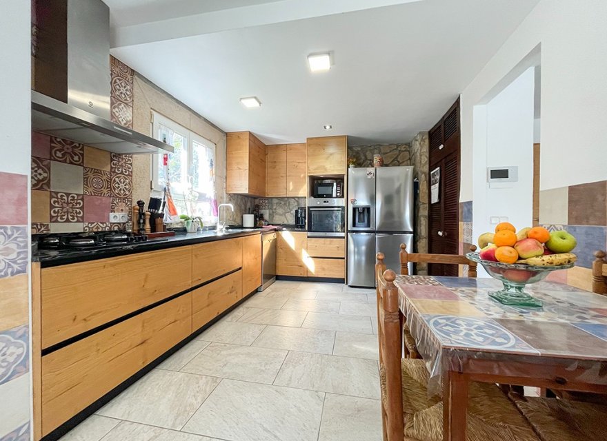 Resale - Villa - El Toro