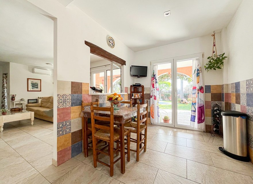 Resale - Villa - El Toro