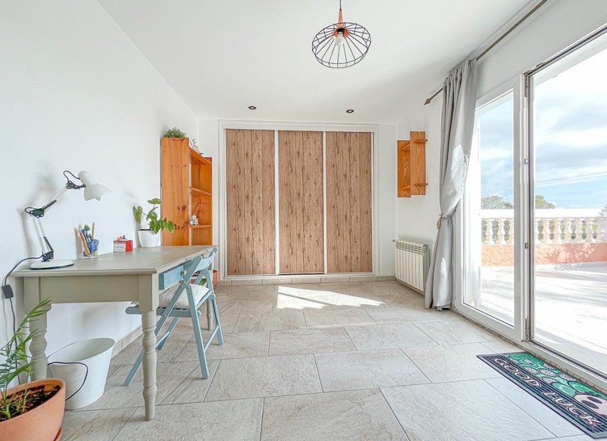 Resale - Villa - El Toro