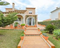 Resale - Villa - El Toro