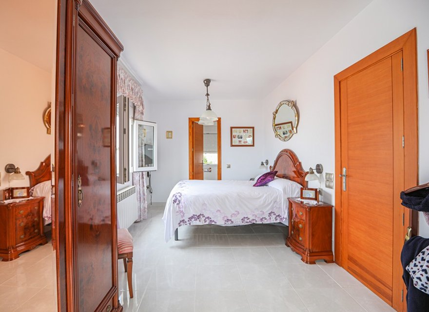 Resale - Villa - El Toro