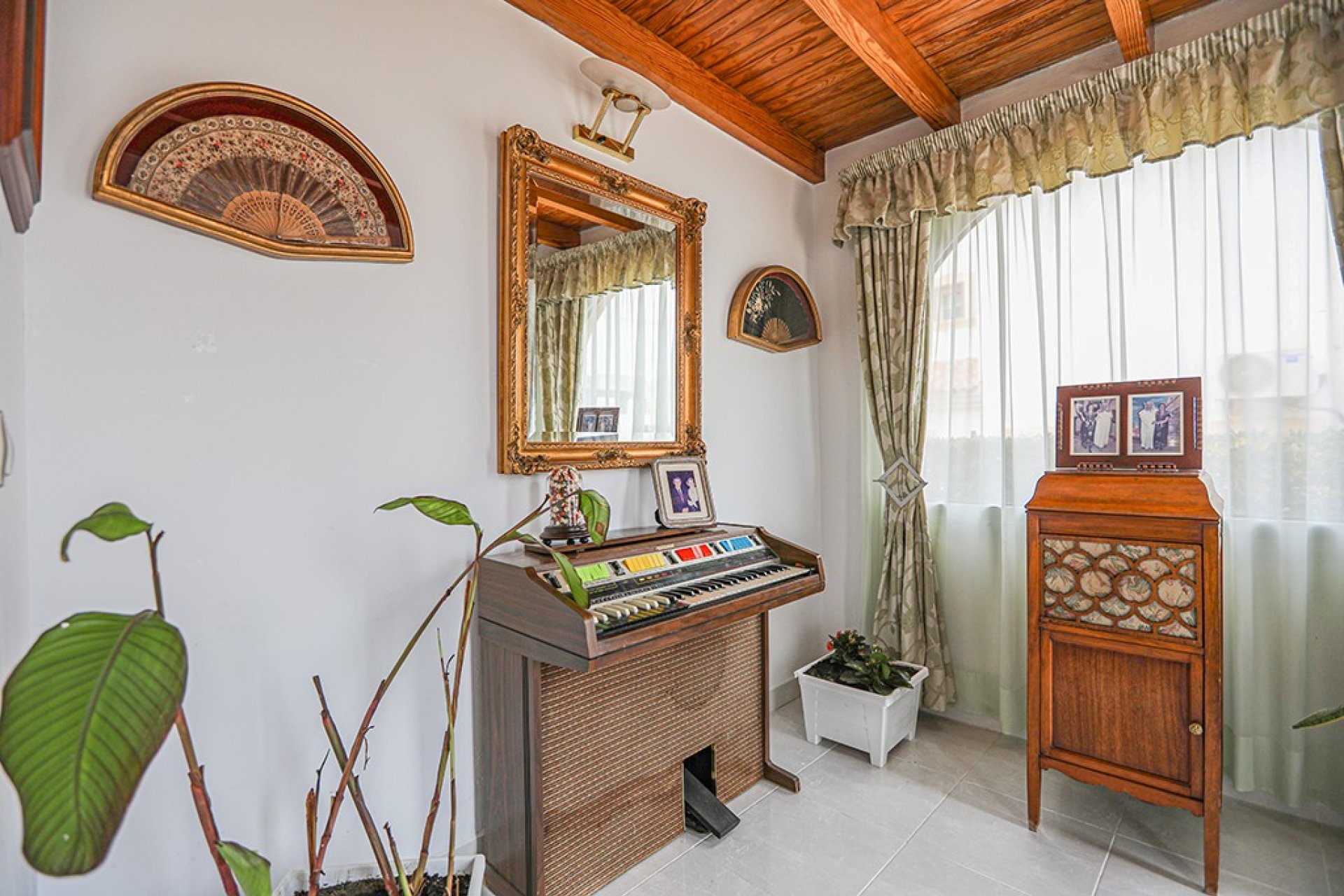 Resale - Villa - El Toro