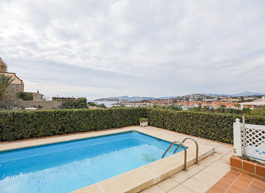 Resale - Villa - El Toro