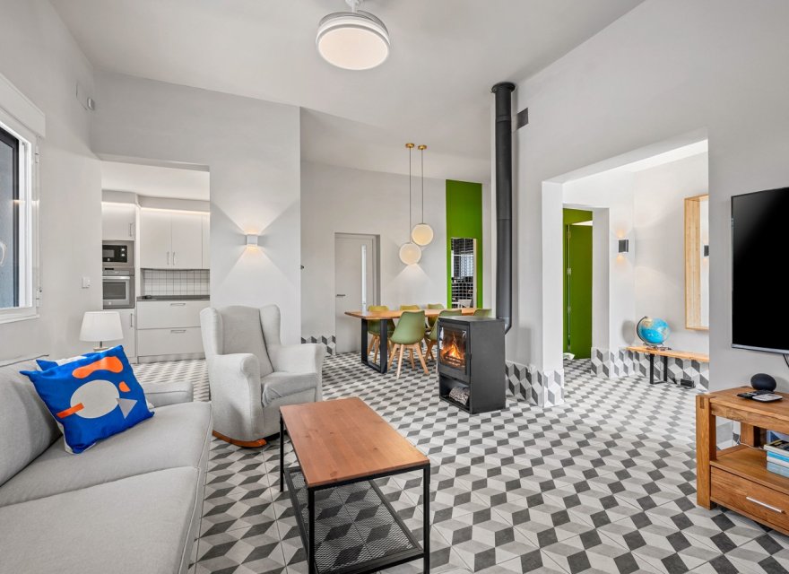 Resale - Villa - Elche