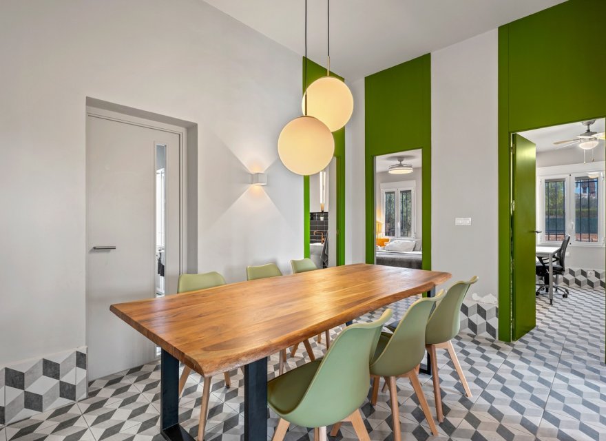 Resale - Villa - Elche