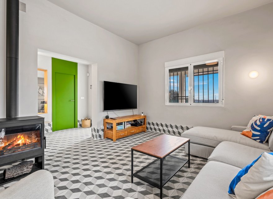 Resale - Villa - Elche