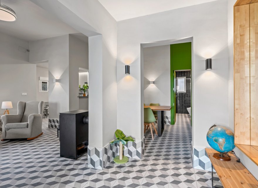 Resale - Villa - Elche