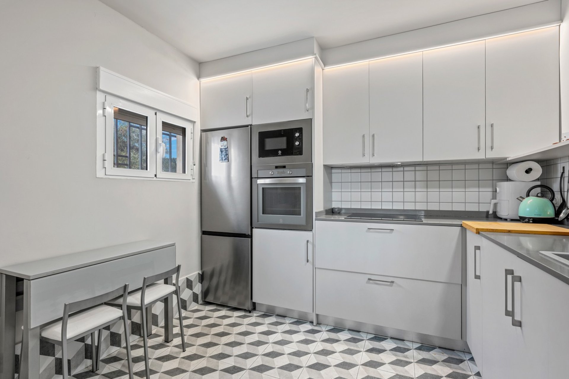 Resale - Villa - Elche