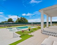 Resale - Villa - Elche