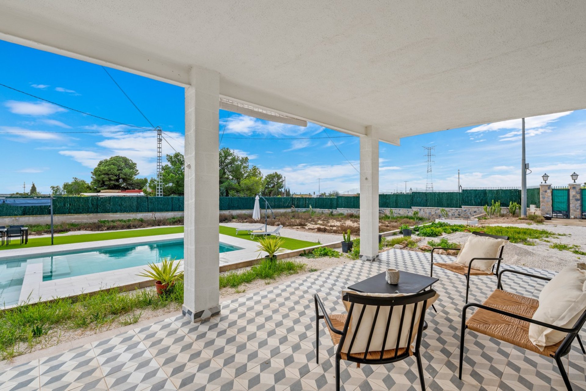 Resale - Villa - Elche