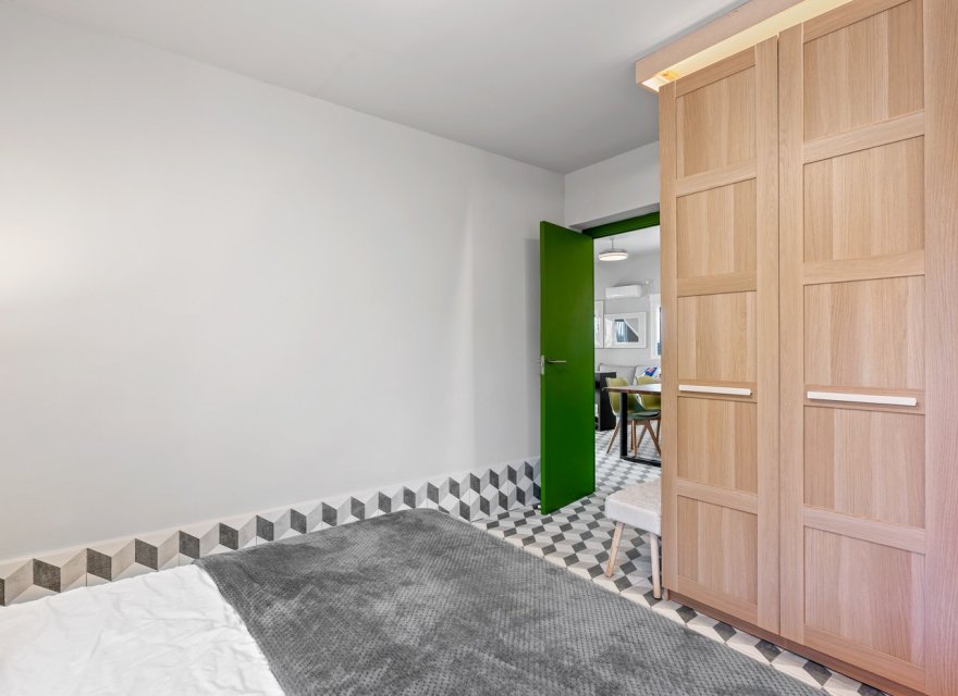 Resale - Villa - Elche