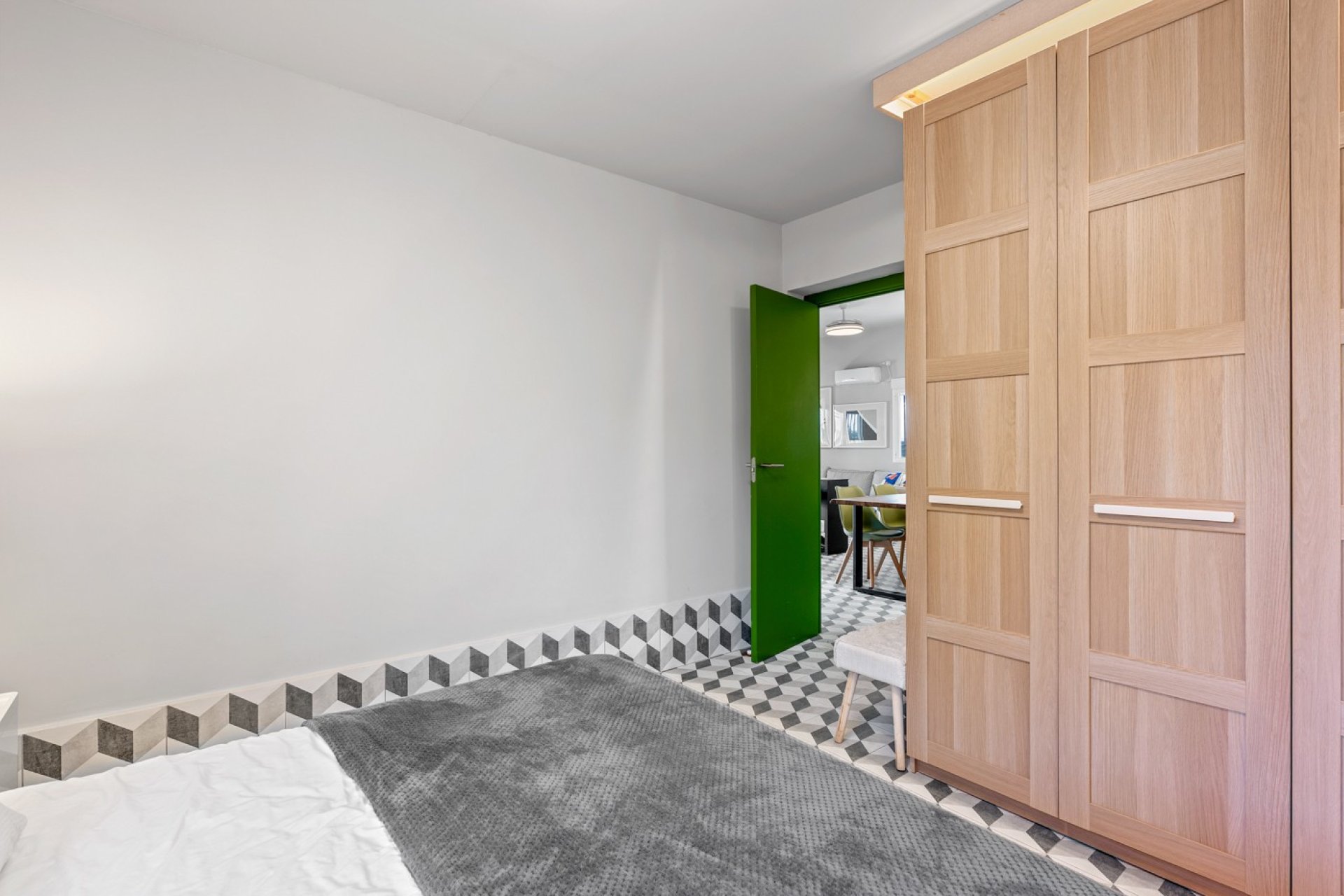 Resale - Villa - Elche