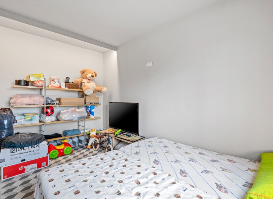 Resale - Villa - Elche