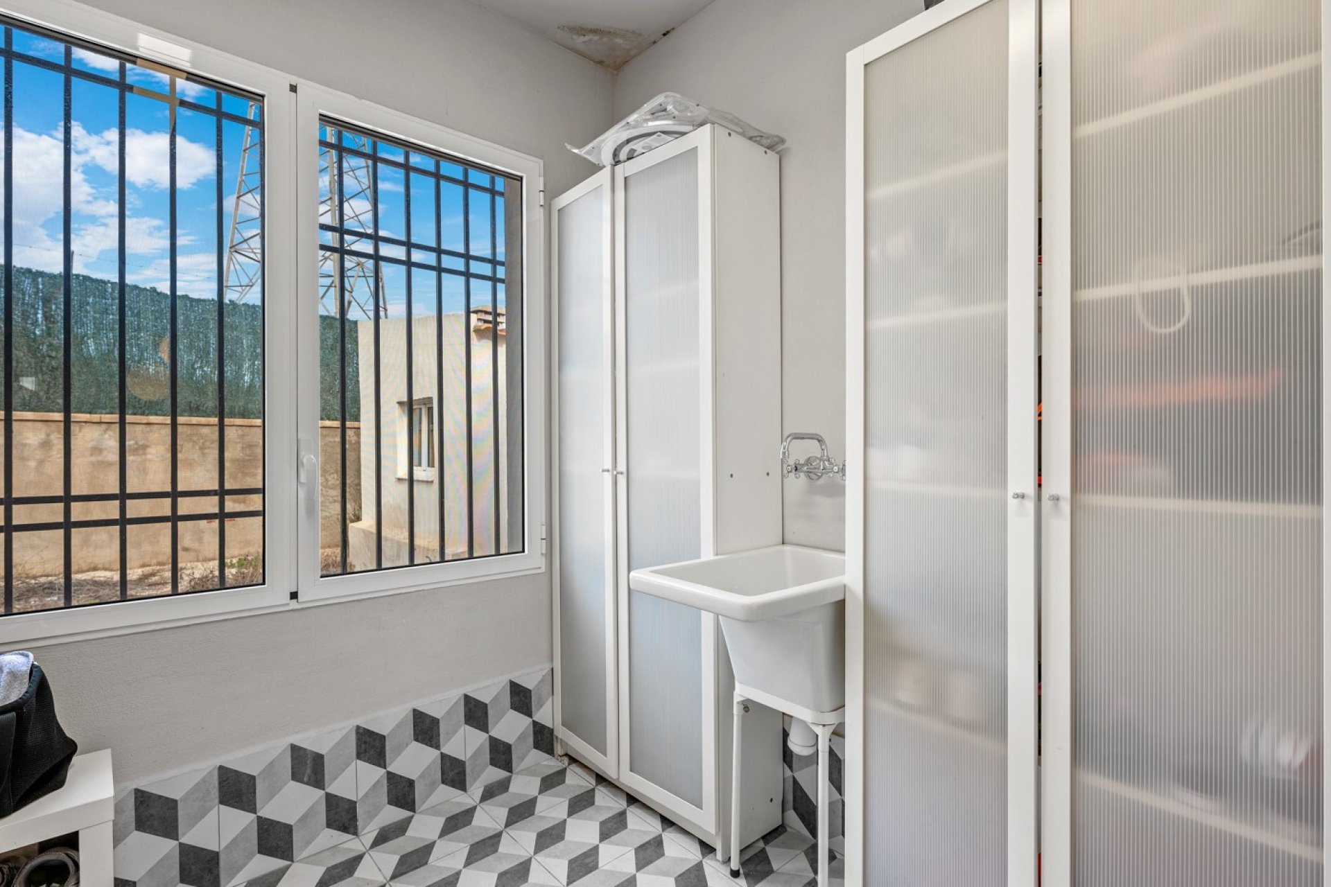 Resale - Villa - Elche