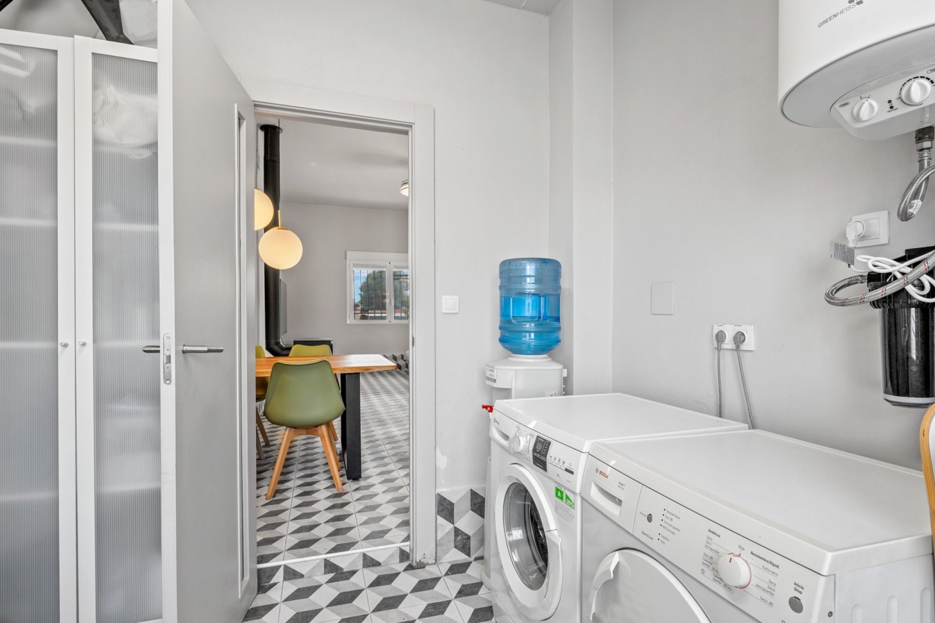 Resale - Villa - Elche