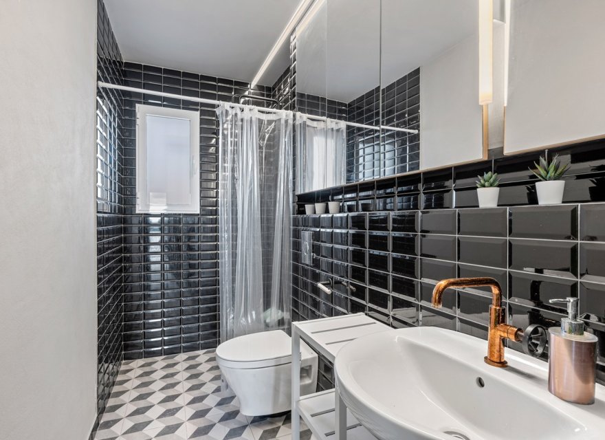 Resale - Villa - Elche