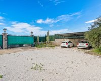 Resale - Villa - Elche