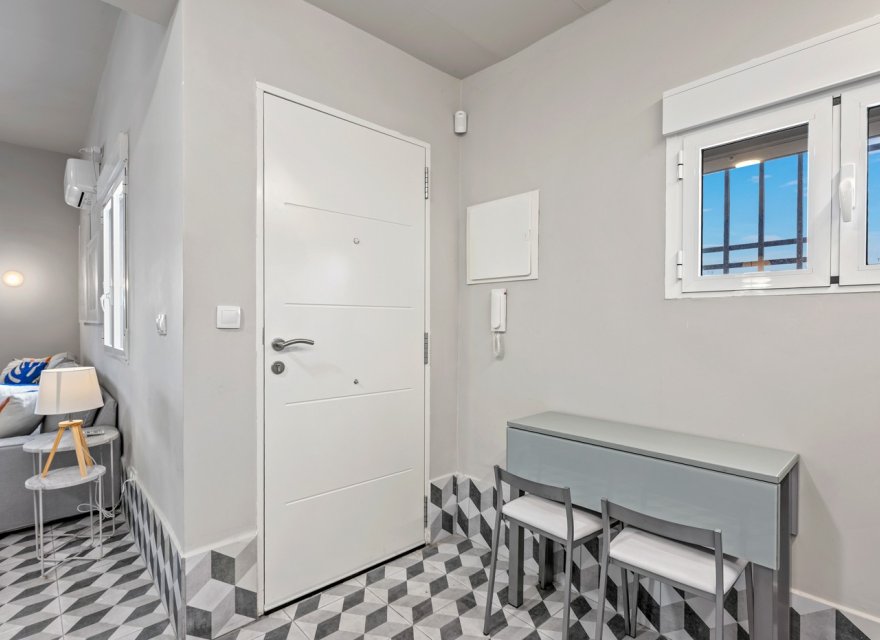 Resale - Villa - Elche