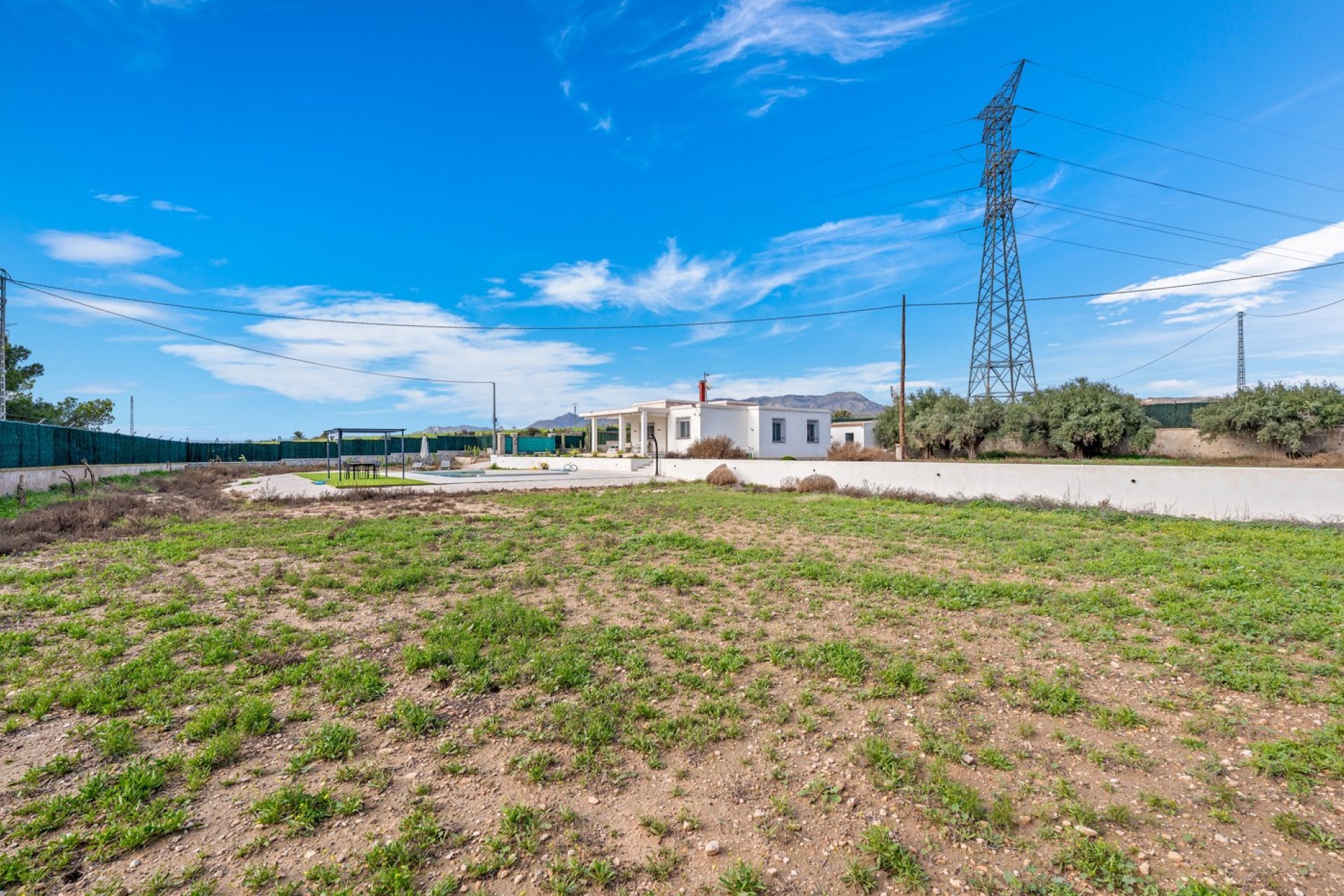 Resale - Villa - Elche