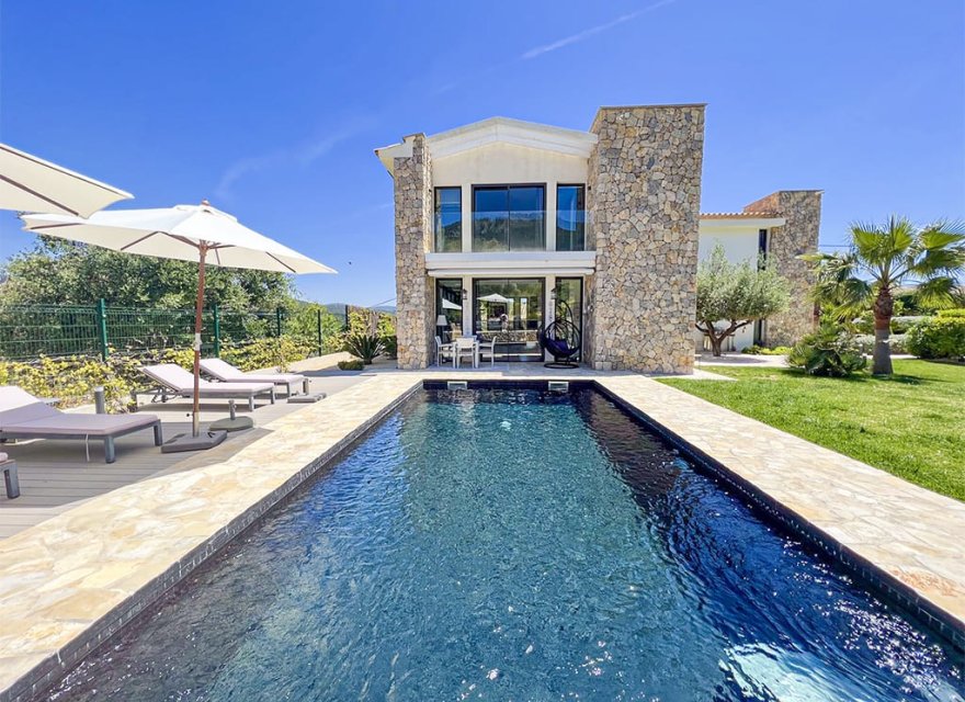 Resale - Villa - Es Capdellá